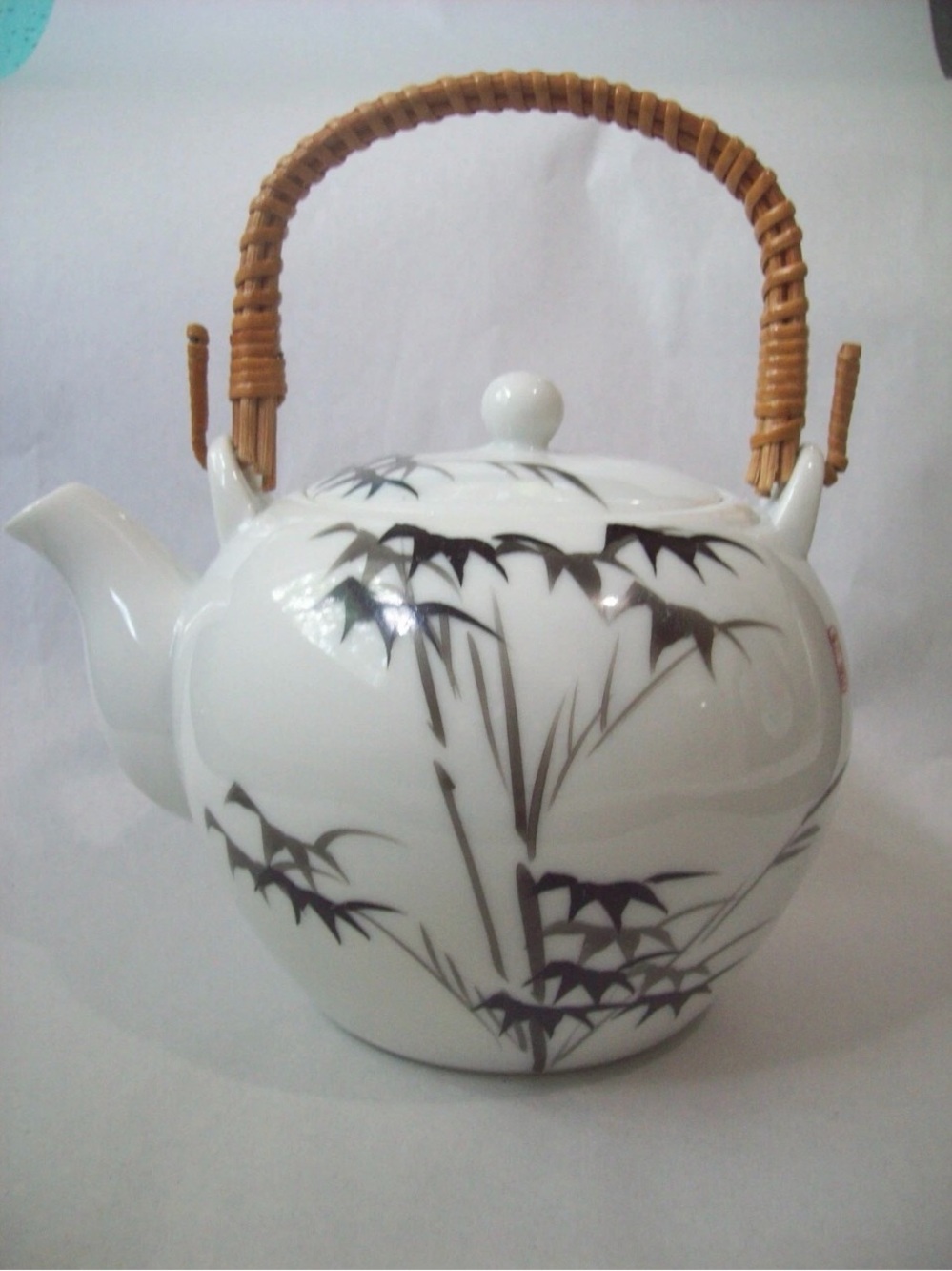 Vintage  Otagiri OMC Teapot 
Black & White Bamboo Motif
Made In Japan 
1960-70s